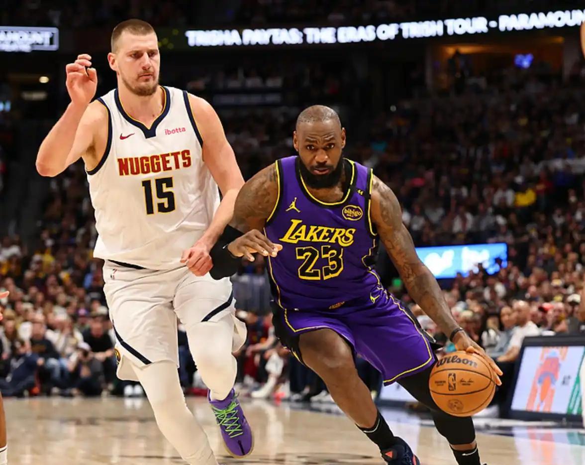 湖人险胜迎来胜利，掘金关键表现点燃全场！