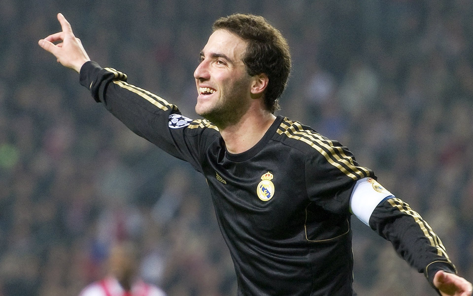 欧文赛后谦逊发言登热搜，波尔图爆冷利雅得新月引发热议(波尔图足球俱乐部)